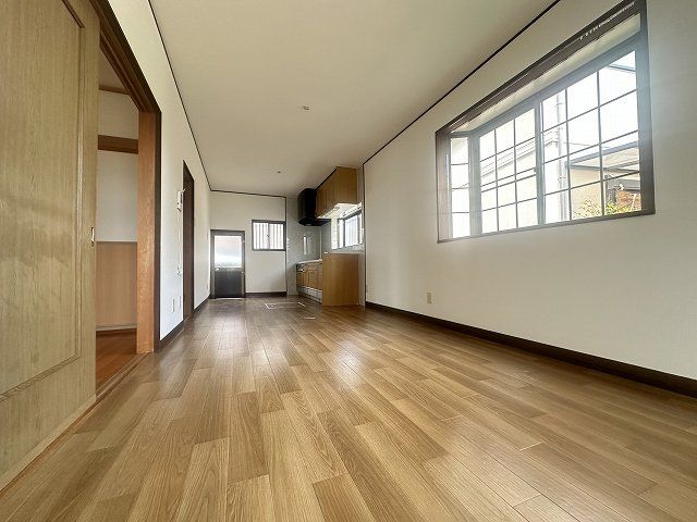 たつの市御津町苅屋戸建の居間写真