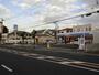コンビニ　ローソン岸和田加守町三丁目店（コンビニ）まで255m