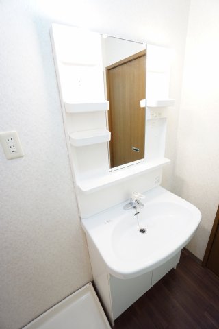 洗面設備　※同物件・同タイプの写真です