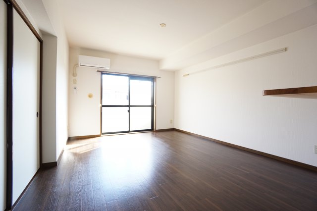 居室・リビング　※同物件、同タイプのお部屋です