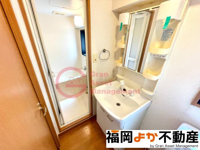 洗面設備　脱衣スペースもあります