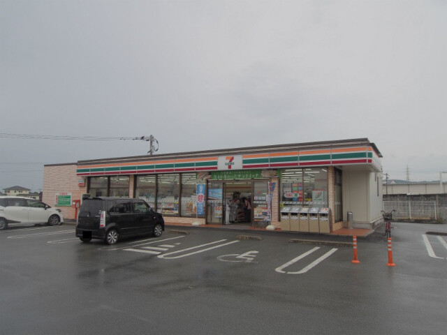 コンビニ　セブンイレブン小城牛津店（コンビニ）まで819m