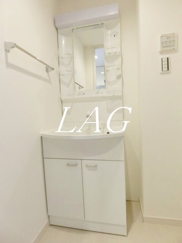 洗面設備　独立洗面台です。