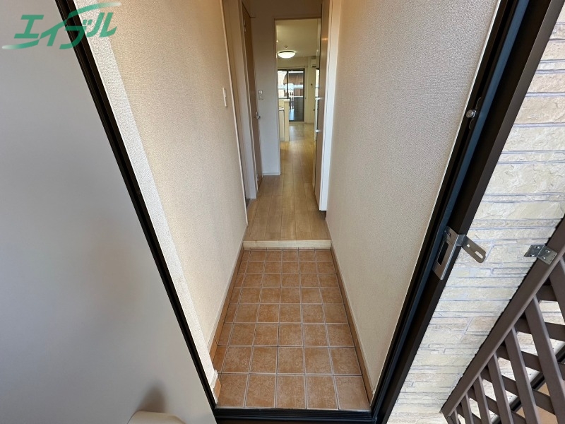 玄関　同型反転タイプの画像です