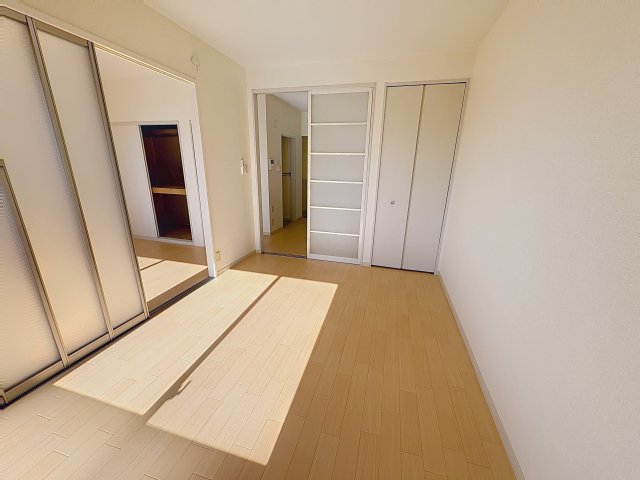 居室・リビング　掲載写真は同型モデルを掲載しており実際のお部屋と仕様等が異な
