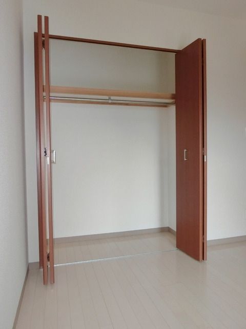 収納　※別号室参考写真です