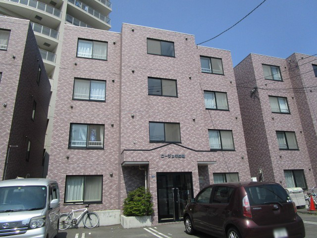 建物外観　駅徒歩２分♪灯油ボイラー物件で経済的なお部屋です♪