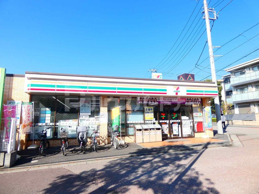 コンビニ　セブンイレブン北松戸駅西口店（コンビニ）まで210m