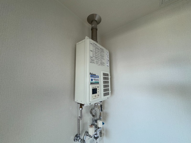 その他設備　給湯器です。操作しやすいパネルになってます。