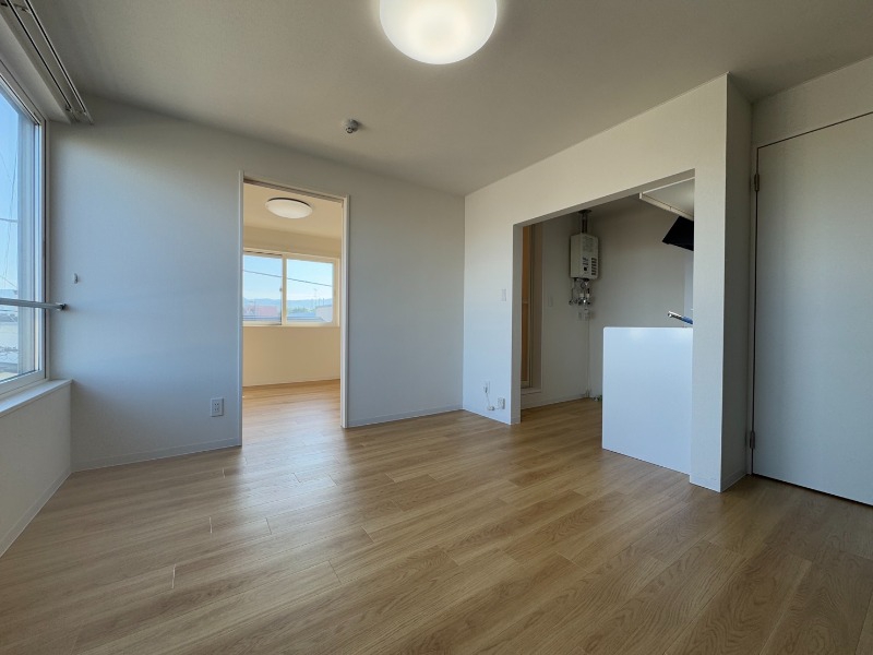 居室・リビング　広くてキレイなお部屋が広がっていて、充実した生活が送れそう。