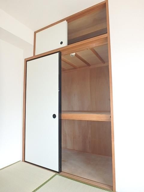 その他設備　☆和室にある収納でし☆