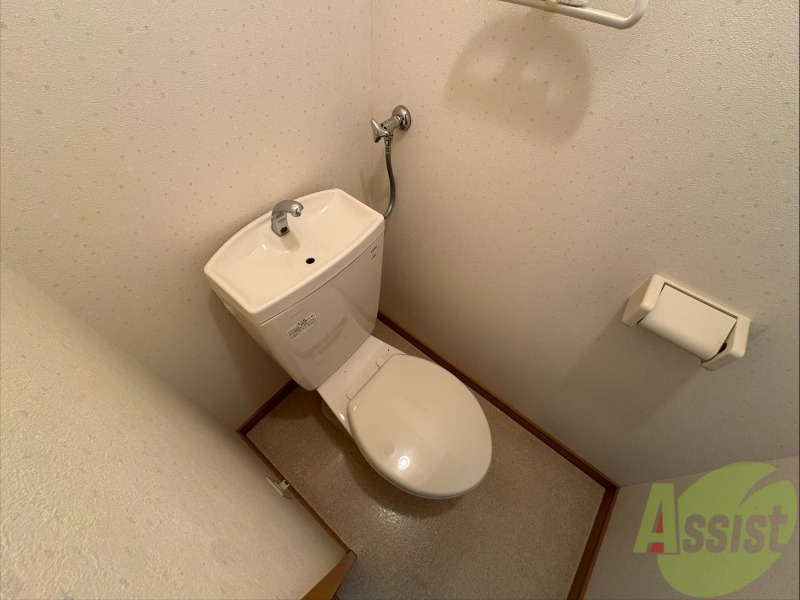 トイレ　こちらはトイレです。清潔感があり、安心して使用できます。