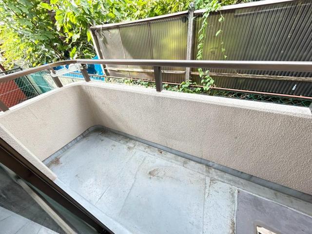 阪急宝塚線 岡町駅 徒歩3分 4階建 築35年の内装写真
