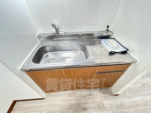 阪急宝塚線 岡町駅 徒歩3分 4階建 築35年のキッチン写真