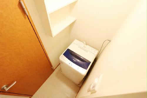 その他　室内洗濯機完備によりお手軽に引越しが可能！