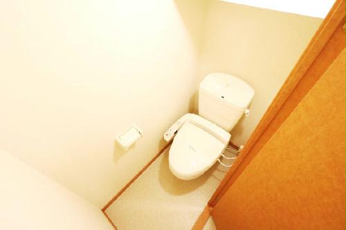 トイレ　温水洗浄便座を完備しており快適な毎日を！