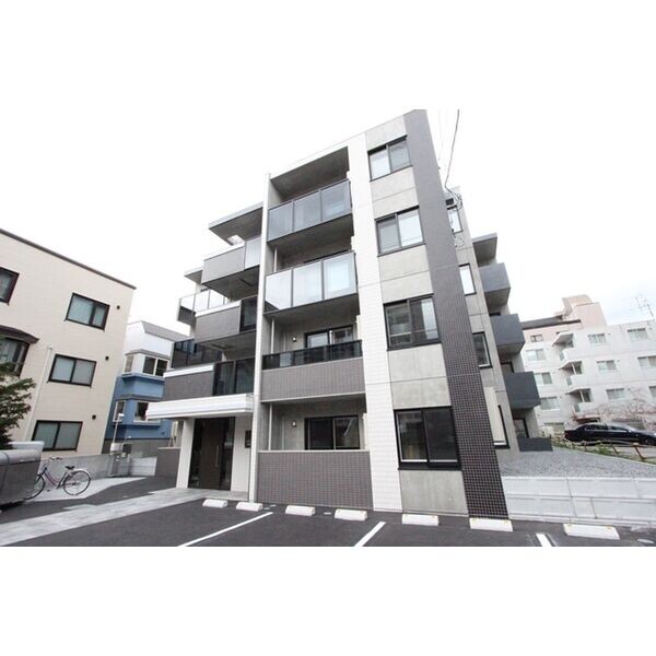 建物外観　札幌市中央区北２条西「ヴォヤージュ円山」