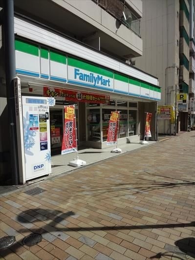 コンビニ　ファミリーマート神戸橘通店（コンビニ）まで368m