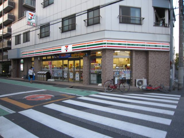 コンビニ　セブンイレブン（コンビニ）まで422m