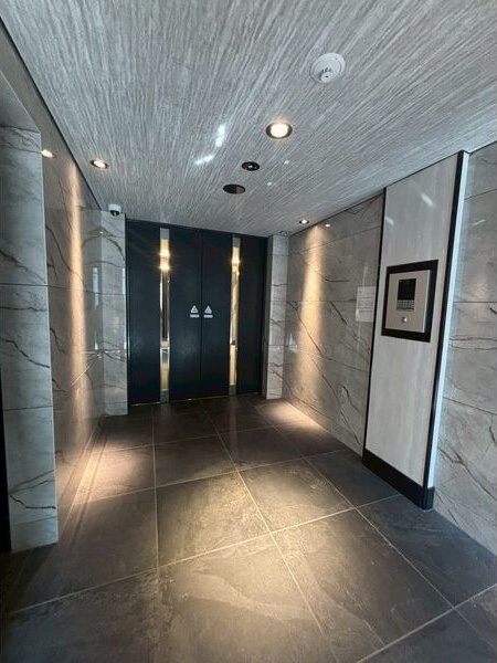 エントランス　建物の内部です