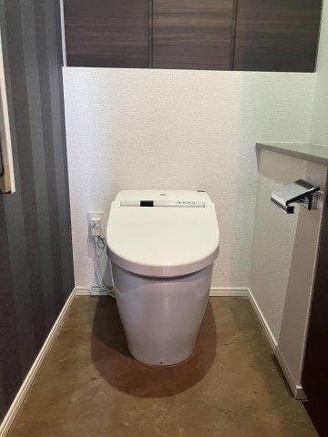 トイレ　温水洗浄暖房便座