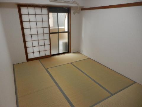 居室・リビング　室内