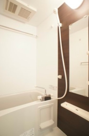 バス・シャワールーム　別部屋参考写真となります