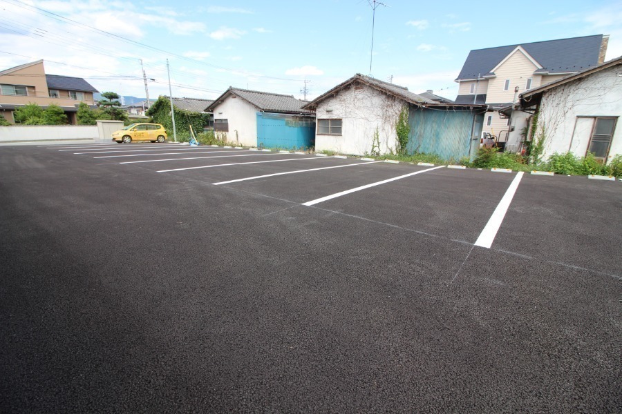 駐車場　駐車場