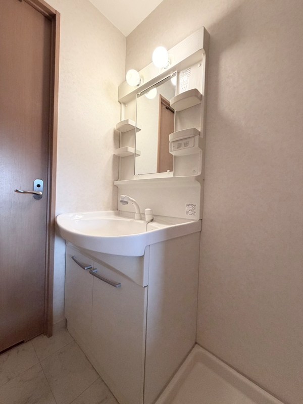 洗面設備　※写真は別部屋。現状を優先致します。