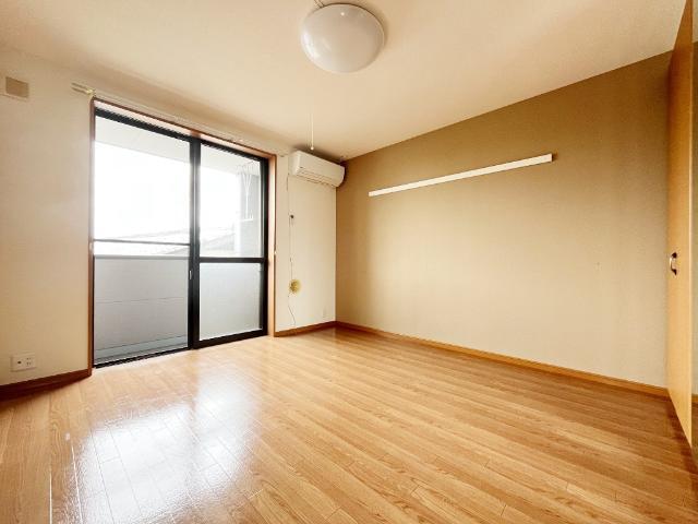 居室・リビング　室内