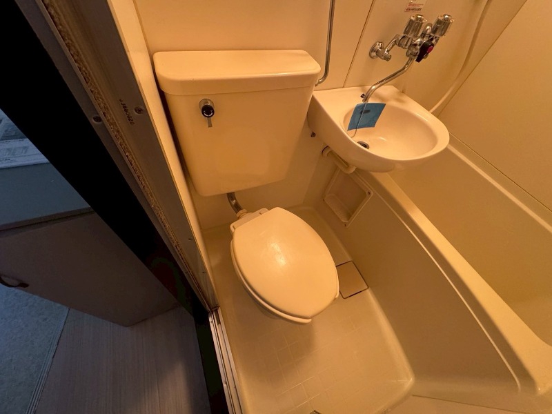 トイレ　こちらはトイレです。清潔感があり、安心して使用できます。
