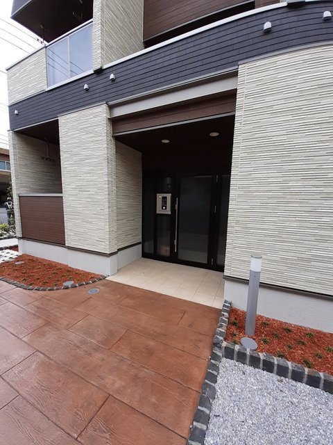 エントランス　オートロック完備。