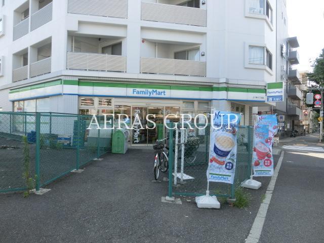 コンビニ　ファミリーマート上十条三丁目店（コンビニ）まで103m