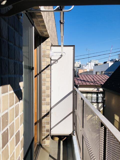 バルコニー　バルコニーからの眺めを楽しみながら食事をしませんか