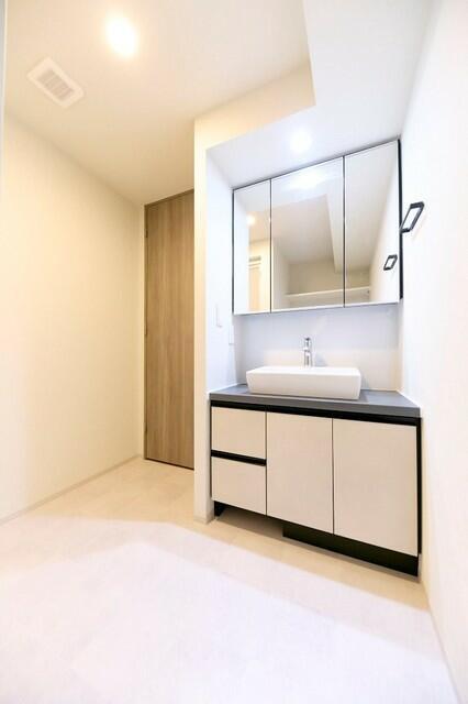 洗面設備　※写真は同タイプ住戸です。