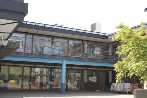 幼稚園・保育園　光明第三こども園（幼稚園・保育園）まで445m
