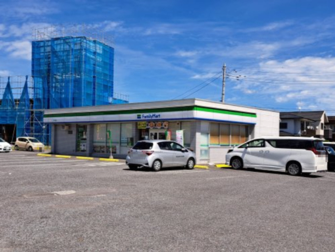 コンビニ　ファミリーマート 水戸若宮店（コンビニ）まで382m