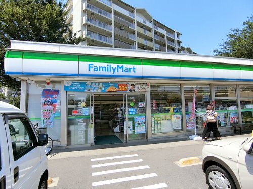 コンビニ　ファミリーマート三鷹台団地南店（コンビニ）まで434m