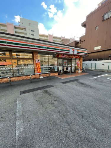コンビニ　セブン-イレブン 大阪桜川２丁目店（コンビニ）まで246m