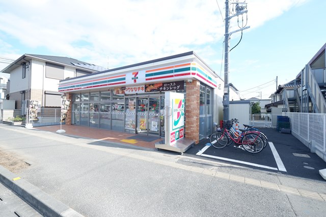 コンビニ　セブンイレブン（コンビニ）まで172m
