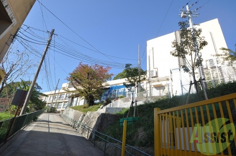 小学校　神戸市立妙法寺小学校（小学校）まで385m