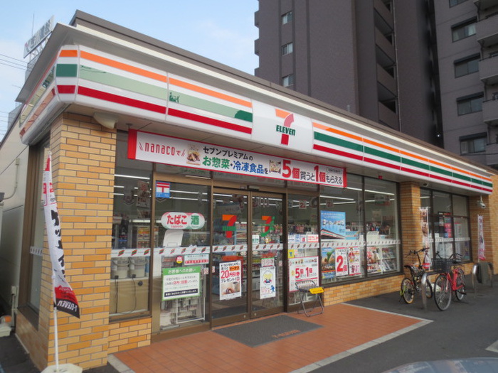 コンビニ　セブンイレブン 名古屋千代田１丁目店（コンビニ）まで300m