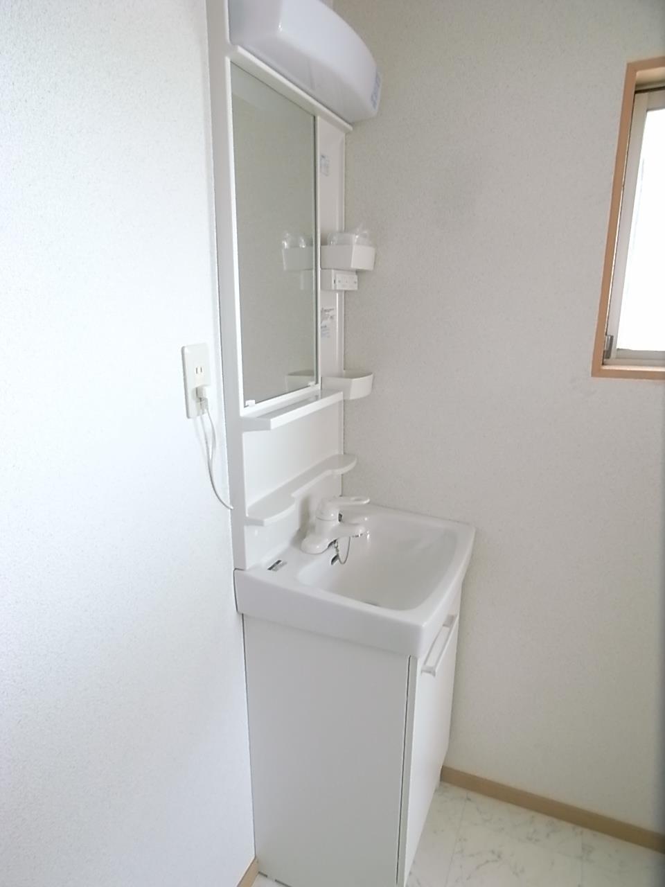 洗面設備　使いやすい洗面所です