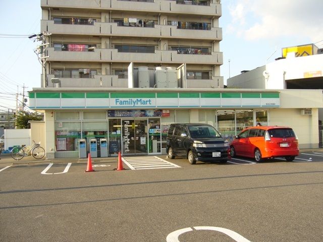 コンビニ　ファミリーマート　辻本通店（コンビニ）まで317m