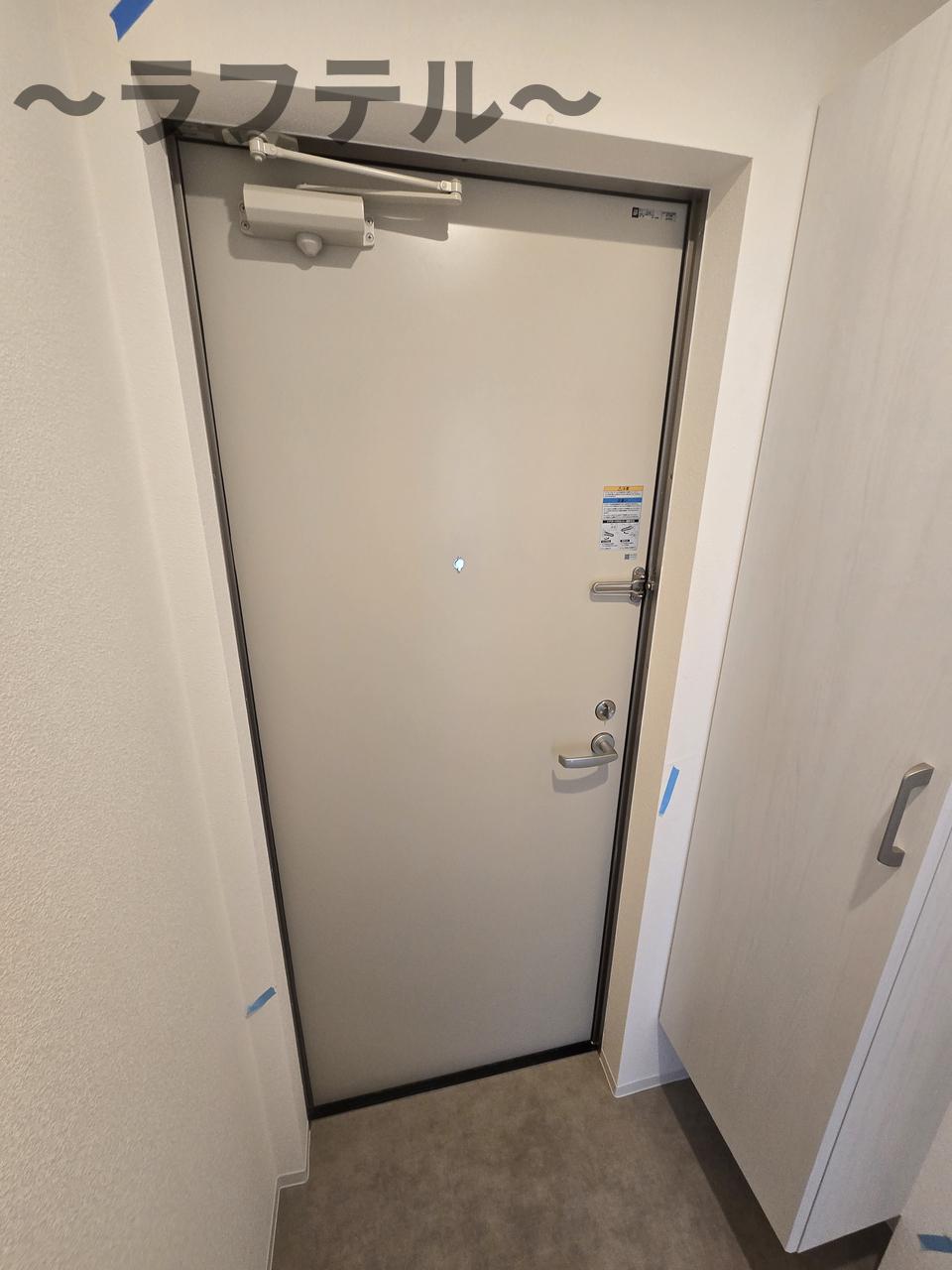 エントランス　同メーカー施工　別部屋イメージ写真