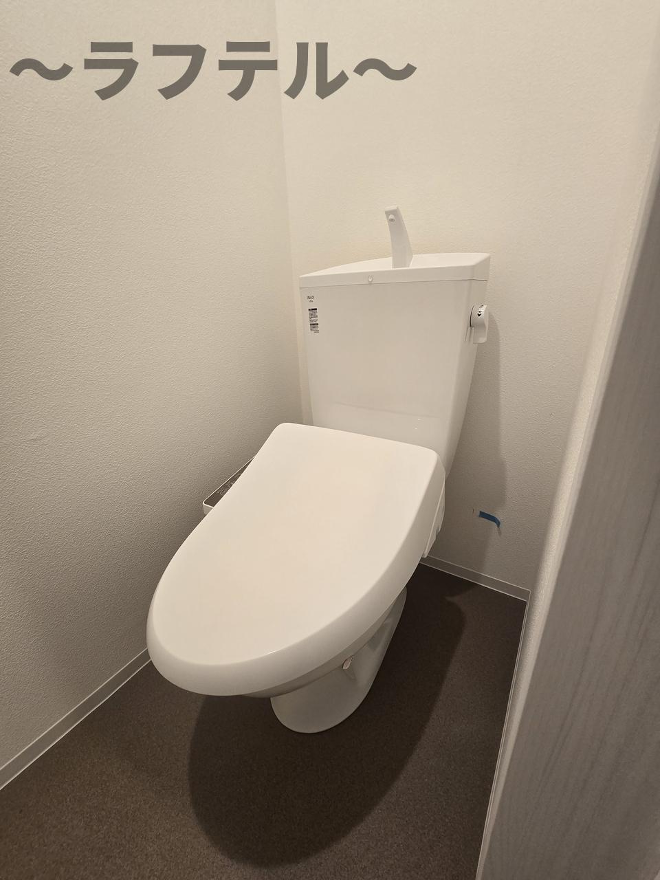 トイレ　同メーカー施工　別部屋イメージ写真