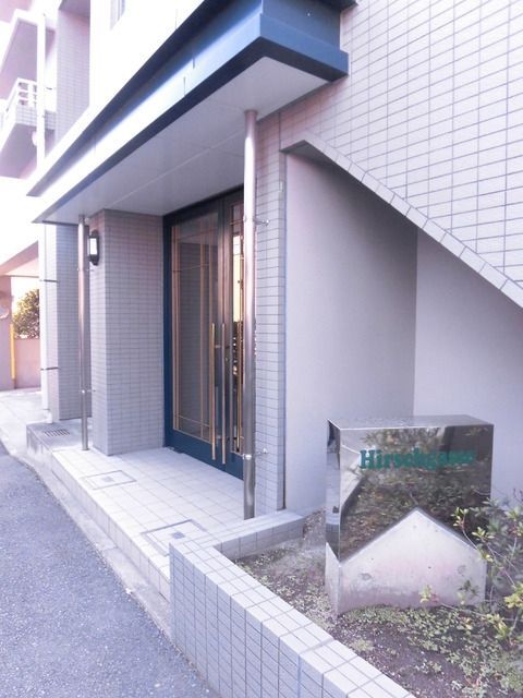 エントランス　★★重厚感のあるつくり★★