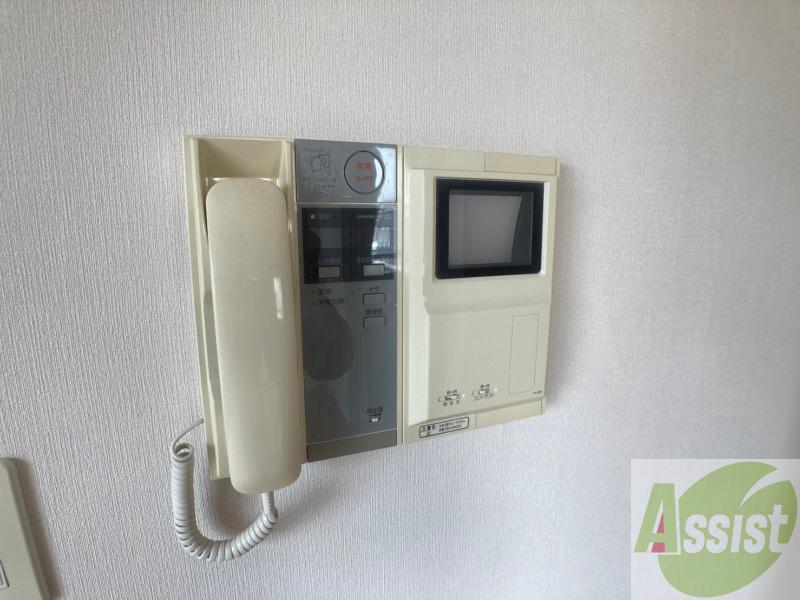 セキュリティ　ＴＶモニター付インターホンです。来客者の顔が見えるので安心！