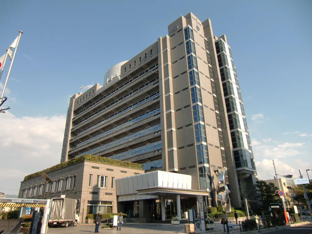 役所　八尾市役所（役所）まで886m