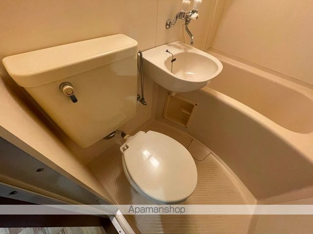 ティーホームズ新大阪のトイレ写真